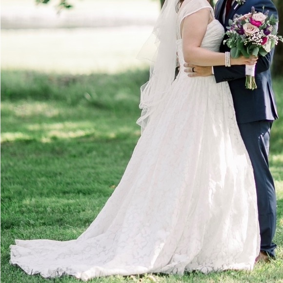 Size 6 Wedding dress - Picture 1 of 7